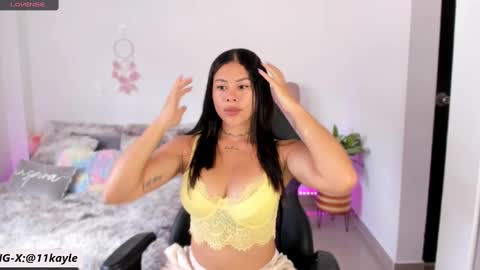 INSTAGRAM AND TW 11kayle online show from January 14, 4:29 pm