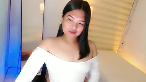 Y O U R        F U T U R E       K A Y L E E  online show from February 13, 1:19 am