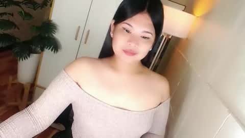 Y O U R        F U T U R E       K A Y L E E  online show from January 10, 10:48 pm