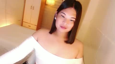 Y O U R        F U T U R E       K A Y L E E  online show from September 10, 12:11 am