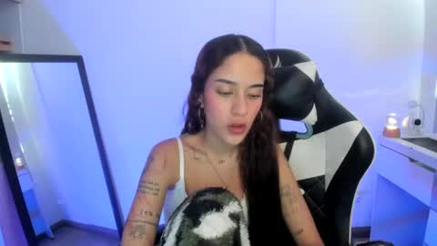 kaylie online show from June 23, 9:43 pm