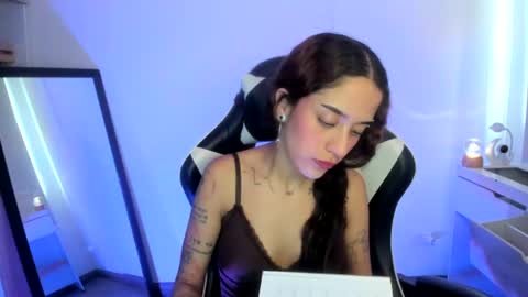 kaylie online show from June 22, 9:33 pm
