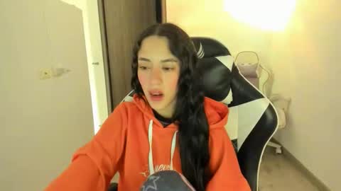 kaylie online show from December 1, 11:08 am