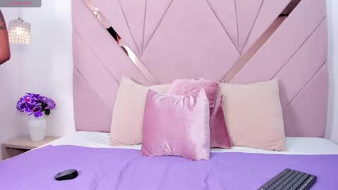 Kaylin Jann online show from September 15, 6:20 pm