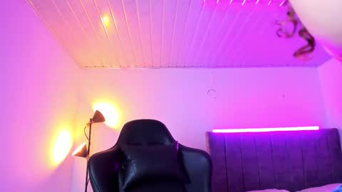 Kay online show from November 8, 3:09 am