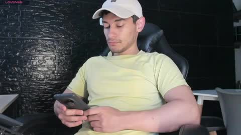 Kayn online show from May 4, 7:09 pm