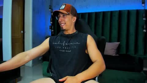 Snapshot of keelanmg chatting on October 15, 2:37 am keelanmg online show from October 15, 2:37 am