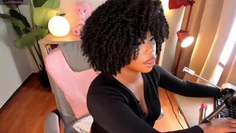 Kehlannis online show from March 2, 8:15 pm