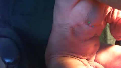 keif777 online show from April 4, 5:25 am