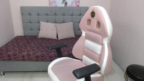 Keila  online show from December 15, 8:27 pm