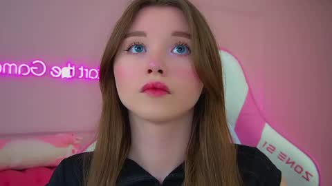 Keira online show from June 9, 6:18 pm