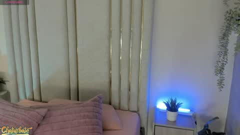 keirahartz online show from April 21, 11:39 am