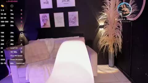 Keisha online show from October 4, 8:12 am