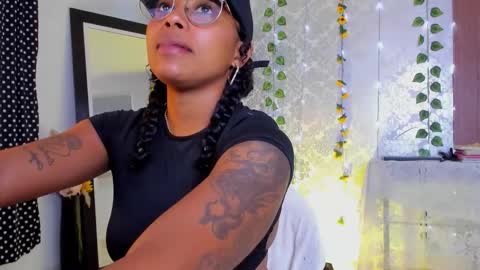 kelly__thomson online show from February 13, 12:36 am