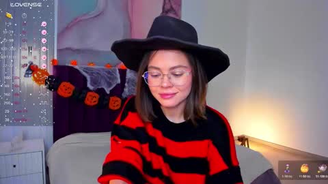 Kelly online show from October 28, 2:01 am