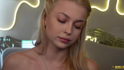 Kelly online show from September 17, 6:06 am