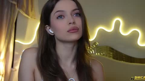 Kelly online show from December 1, 5:27 am