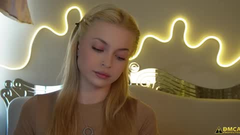 Kelly online show from September 15, 5:09 am