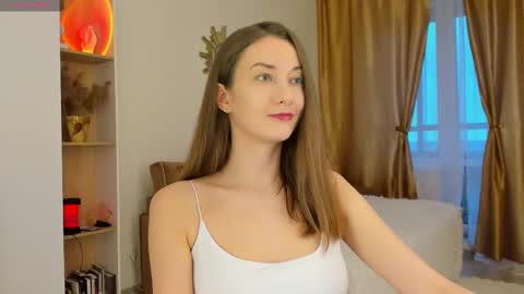 Kelly XO online show from March 12, 3:29 pm