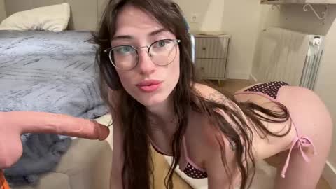 Kelly online show from May 10, 6:47 pm