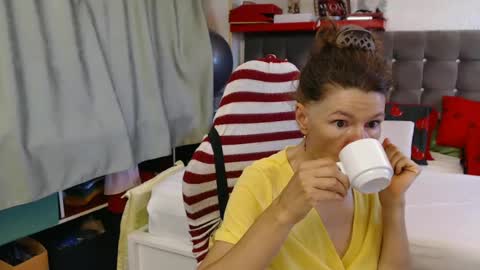kelly online show from June 28, 4:25 pm