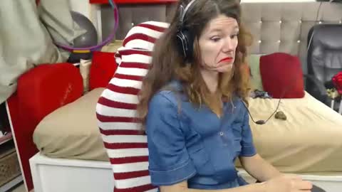 kelly online show from November 12, 2:58 am