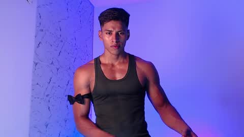ken__owensx online show from May 17, 6:17 pm