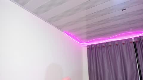 kendal_jhonsson online show from December 4, 1:52 am