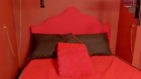 kendal_jhonsson online show from December 8, 7:00 pm