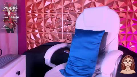 Kendall online show from February 17, 7:44 pm