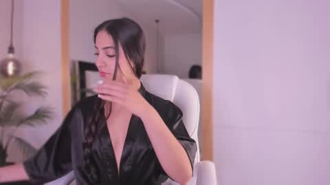    online show from November 4, 12:17 pm