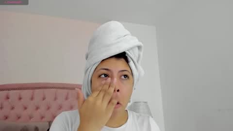 Kendall online show from October 18, 6:06 am