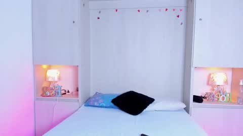 Kendal online show from December 18, 12:44 pm