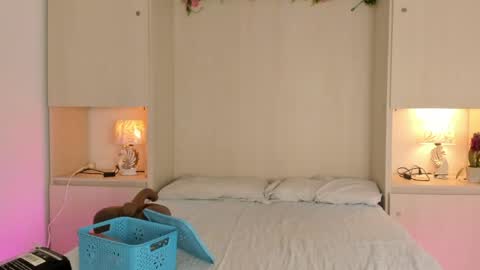 Kendal online show from April 2, 12:12 pm