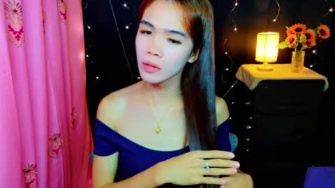 Kendall  online show from February 22, 5:59 pm