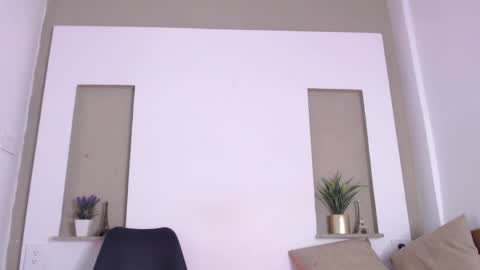 KENDALL  online show from May 25, 6:08 am