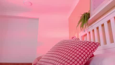   online show from March 7, 9:09 am