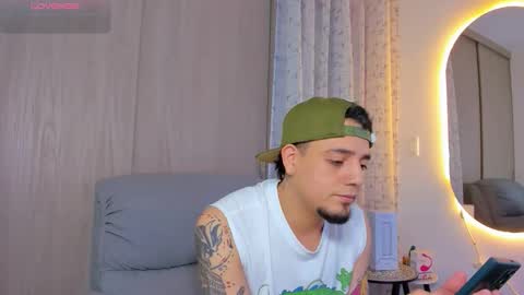 kendel_dimitri online show from November 18, 2:25 am