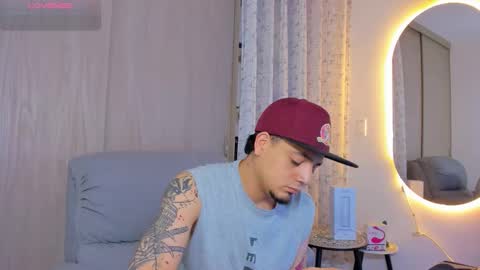 kendel_dimitri online show from November 25, 8:13 am