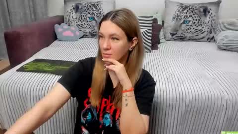 Kendra online show from February 3, 12:40 am