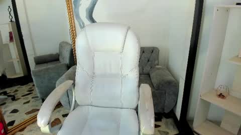 Kendra online show from June 10, 12:26 pm