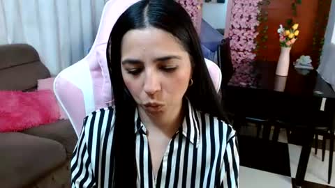 kendy_all4u7 online show from June 18, 5:35 am