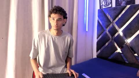 KENIX online show from October 24, 8:31 pm