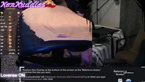 Snapshot of kenkuddles chatting on September 16, 1:40 am Ken Kuddles online show from September 16, 1:40 am