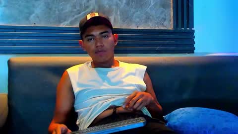 kenner_1 online show from November 16, 5:42 am