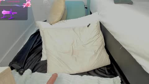 kentha_mitchells online show from February 15, 2:11 pm