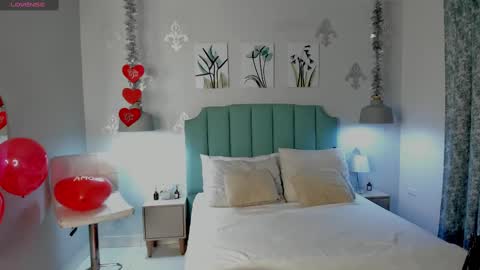 kentha_mitchells online show from February 14, 10:38 am