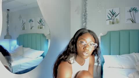 kentha_mitchells online show from February 6, 4:03 pm