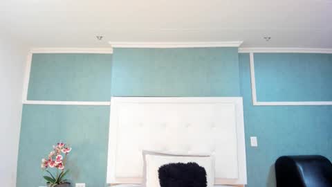 kentha_mitchells online show from September 20, 10:51 am