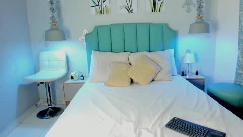 kentha_mitchells online show from March 5, 10:33 am